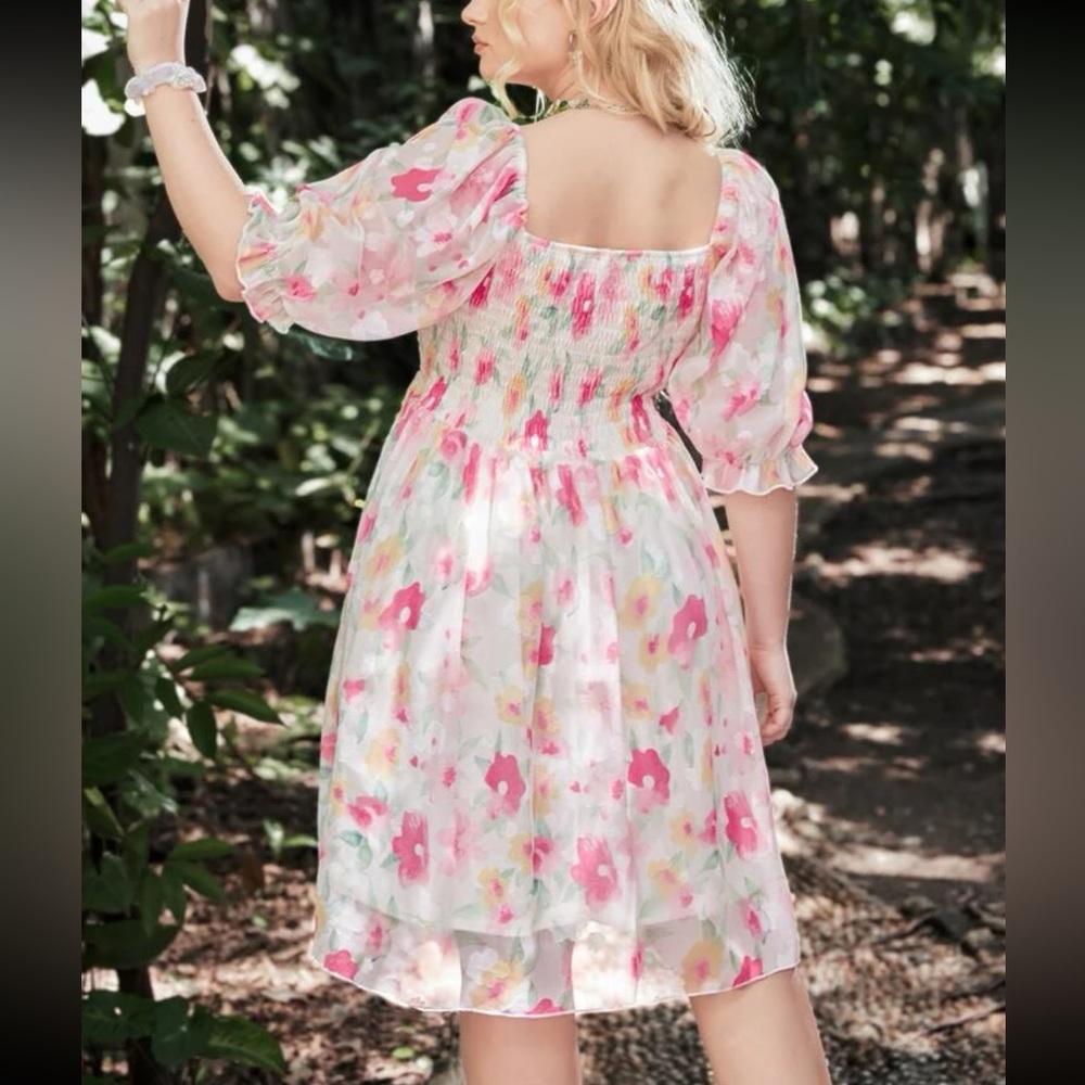 NWOT Puff Sleeve Smocked Floral Dress - Picture 3 of 3